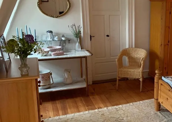 Апартаменты Private In Historic Castle From 1608 With Tenniscourt *