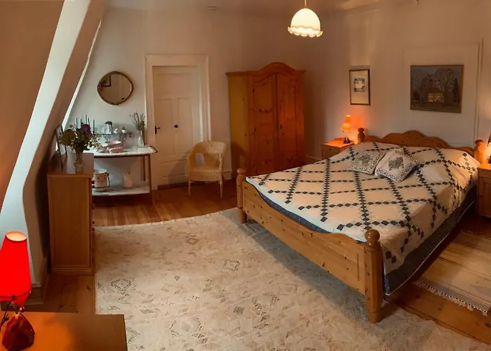 Private In Historic Castle From 1608 With Tenniscourt Апартаменты *