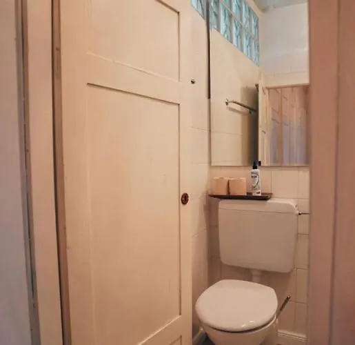 Private In Historic Castle From 1608 With Tenniscourt Апартаменты