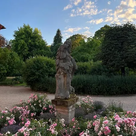 Apartman Private In Historic Castle From 1608 With Tenniscourt Zeitlofs