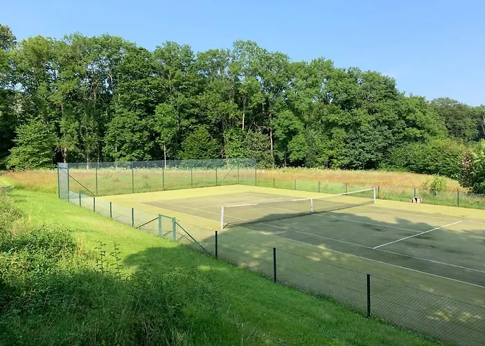 Private In Historic Castle From 1608 With Tenniscourt Apartamento *
