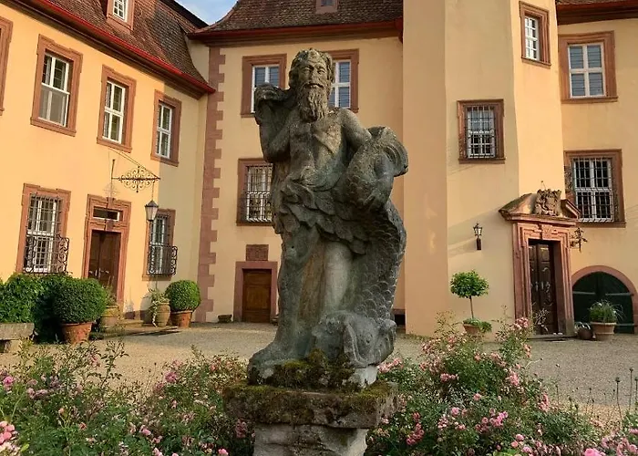 Private In Historic Castle From 1608 With Tenniscourt Apartamento Zeitlofs